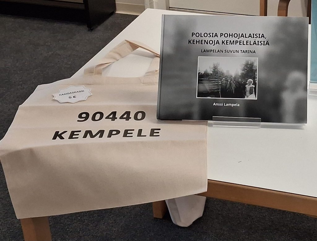 Kempele-kangaskassi ja Polosia pohojalaisia, kehenoja kempeleläisiä -kirja.